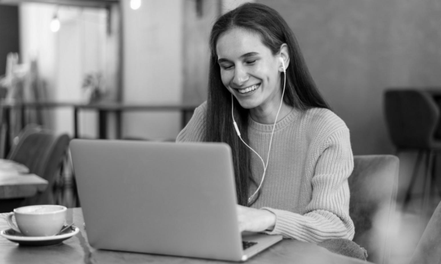 Il team talexironia al lavoro su progetti di motion graphics